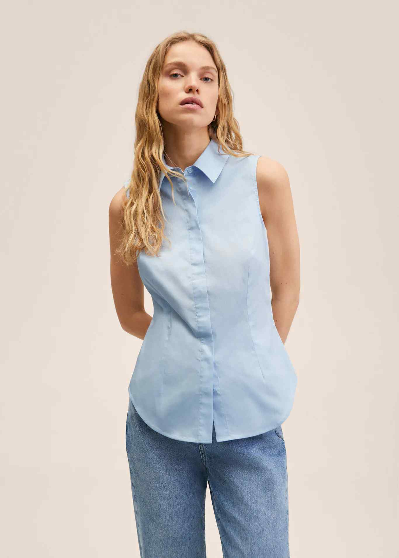 &iquest;Quieres camisas c&oacute;modas, baratas y elegantes? As&iacute; son las 10 mejores de Mango outlet