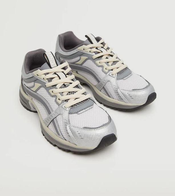 Mango Outlet versiona las m&iacute;ticas zapatillas Kelme y las vende barat&iacute;simas