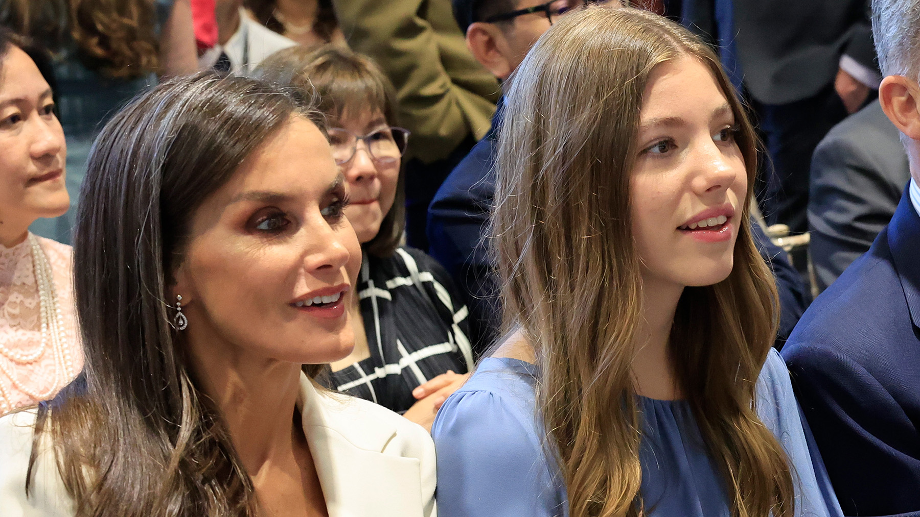 La Infanta Sof&iacute;a junto a su madre, la Reina Letizia / Gtres