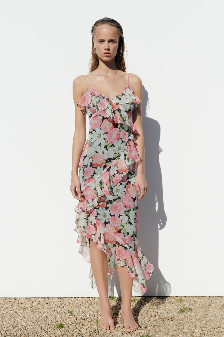 Los 10 vestidos para bodas de Zara que te quitar&aacute;n el sentido: ser&aacute;s la invitada perfecta por muy poco dinero