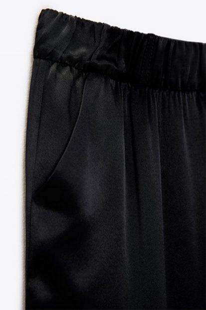 Detalle pantalón satinado de Zara / Zara