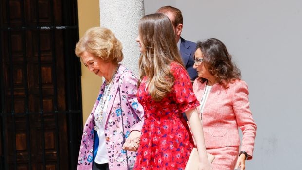 La Princesa Leonor junto a do&ntilde;a Sof&iacute;a y Paloma Rocasonalo / Gtres