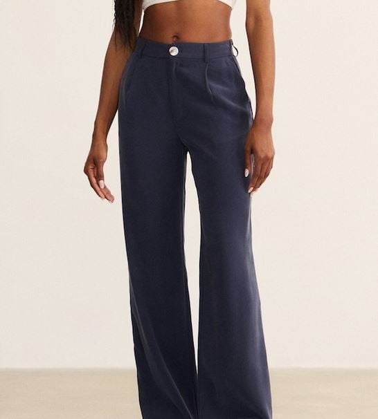 5 pantalones de Stradivarius tirados de precio y que hacen tipazo