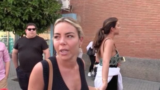 Alba Silva, mujer de Sergio Rico, saliendo del hospital / Gtres