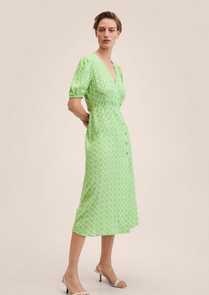 Los 5 vestidos largos de Mango Outlet por menos de 20 euros para hacer un cambio de armario