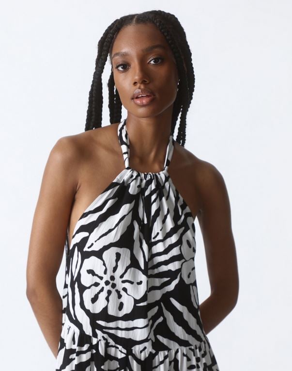 Va a ser el vestido m&aacute;s viral del verano y no es para menos: est&aacute; en Lefties y cuesta 22 euros