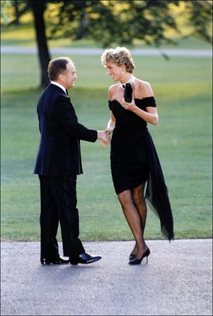 Diana de Gales en Londres con su famoso "vestido de la venganza". / Gtres