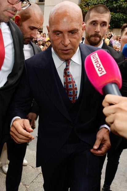 Kiko Matamoros entrando a la iglesia en el día de su boda. / Gtres