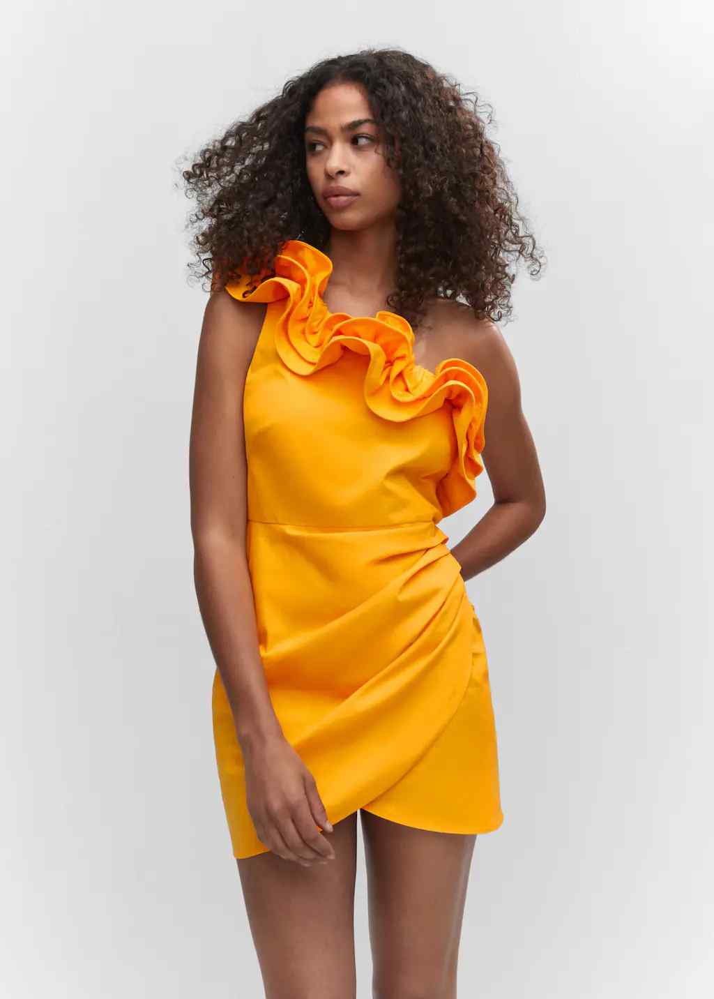 Mango se pasa con la colección de verano: estas son sus 10 mejores prendas