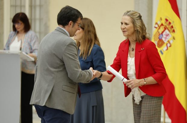 La infanta Elena en la XXXII Edición del 'Concurso de Pintura Infantil y Juvenil para Centros Escolares de Patrimonio Nacional. / Gtres
