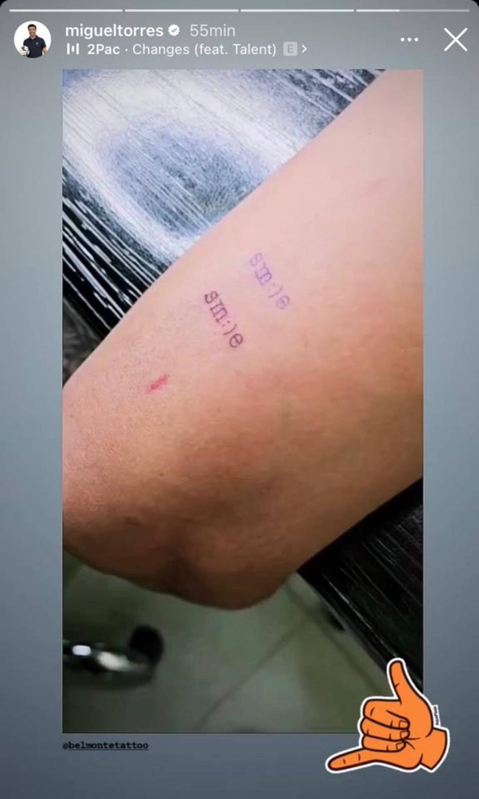 Miguel Torres tatuándose/ Stories Instagram