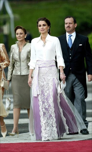 Rania de Jordania durante la boda de do&ntilde;a Letizia. / Gtres