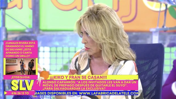 Lydia Lozano hablando desde el plat&oacute; de 'S&aacute;lvame'. / Telecinco