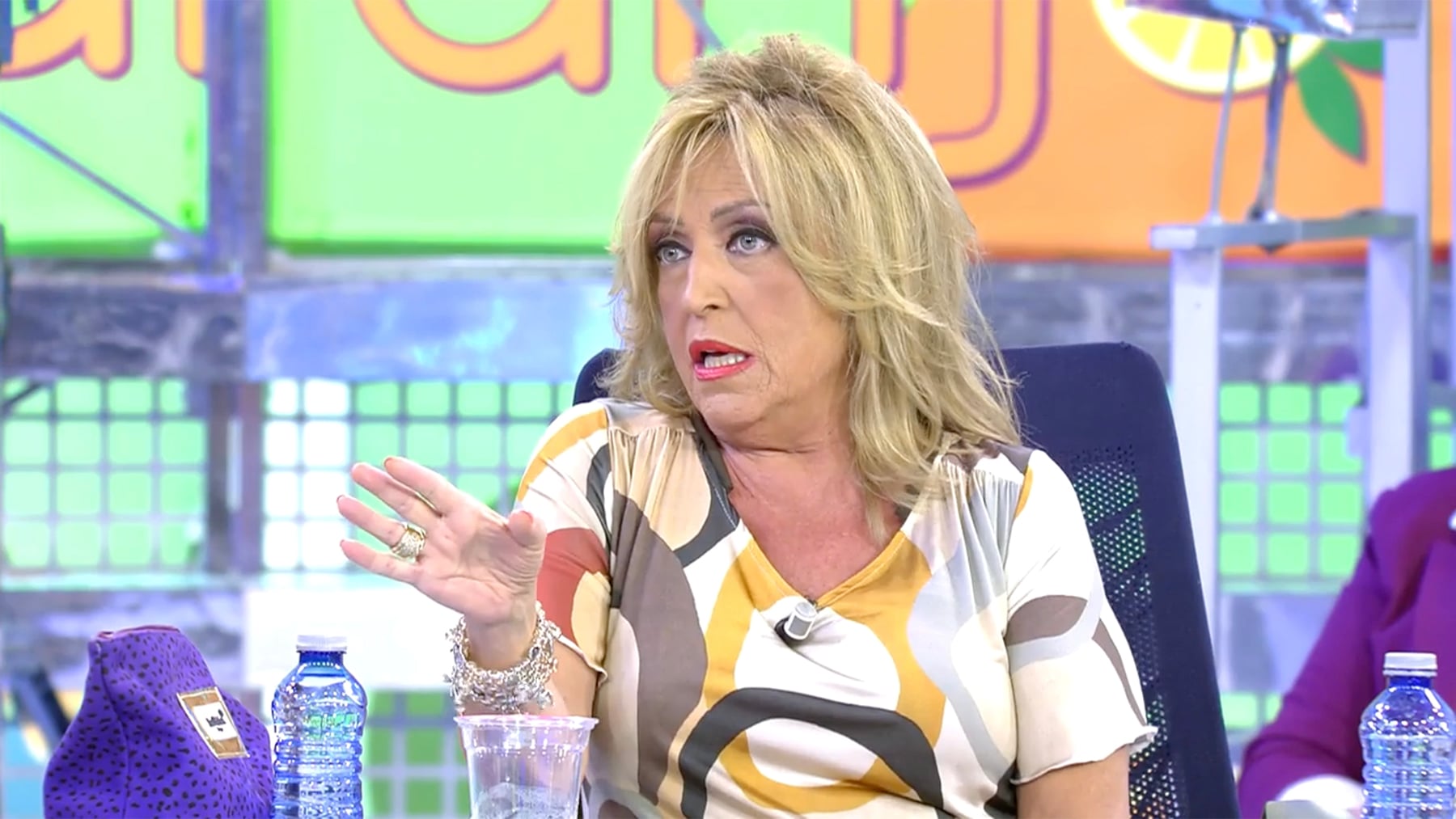 Lydia Lozano en el plat&oacute; de 'S&aacute;lvame'. / Telecinco