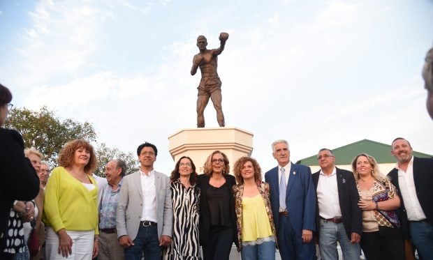 Roc&iacute;o Carrasco en la inauguraci&oacute;n al monumento de su padre. / Gtres
