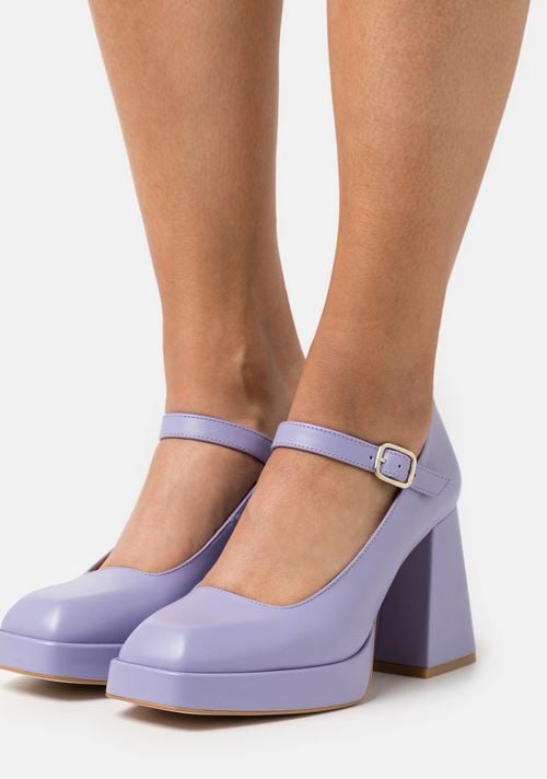 Locura por los zapatos &lsquo;Barbie': la nueva tendencia que arrasa esta temporada 