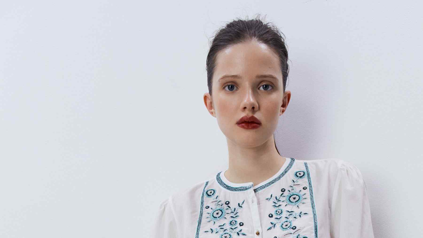 Si quieres una camisa diferente, elegante y bonita, Sfera tiene la perfecta
