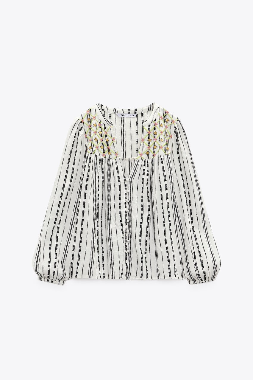 Blanca con bordados: as&iacute; es la mejor camisa que Zara tiene en su web