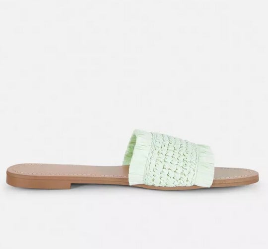 Encontramos en Primark el pack de sandalias planas m&aacute;s bonitas de este verano: cuestan 11 euros