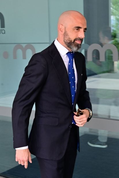 Miguel Almanzor durante el &uacute;ltimo adi&oacute;s a su madre / Gtres