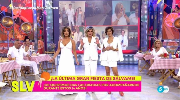 Varios colaboradores de 'S&aacute;lvame' en el &uacute;ltimo d&iacute;a de emisi&oacute;n del programa / Telecinco