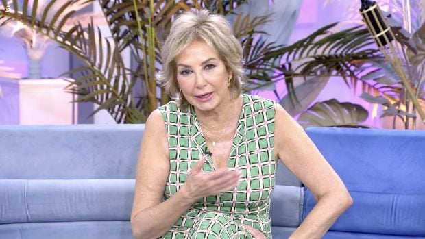 Ana Rosa Quintana en el plat&oacute; de 'El Programa de Ana Rosa'. / Telecinco