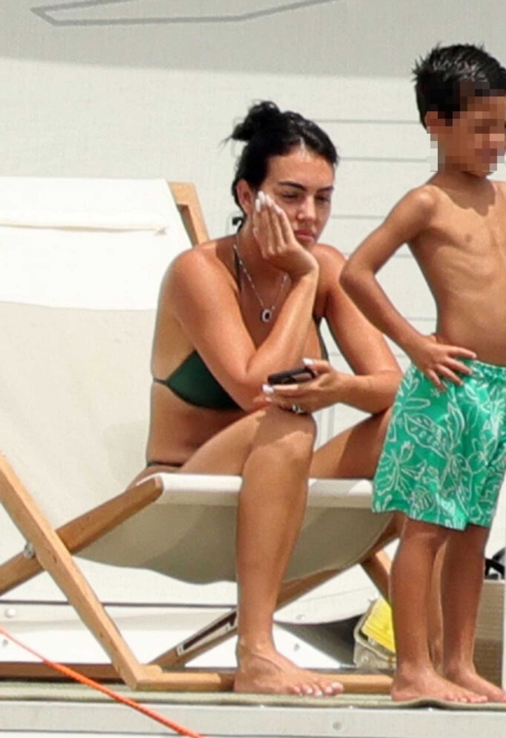 Georgina Rodr&iacute;guez durante su escapada a Cerde&ntilde;a / Gtres