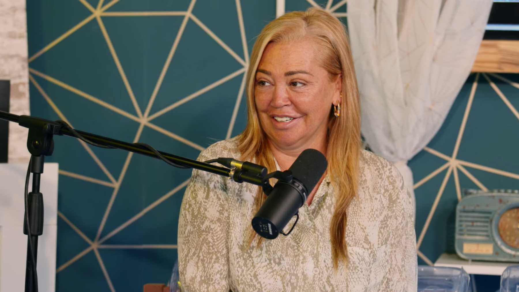 Bel&eacute;n Esteban en un podcast / RRSS