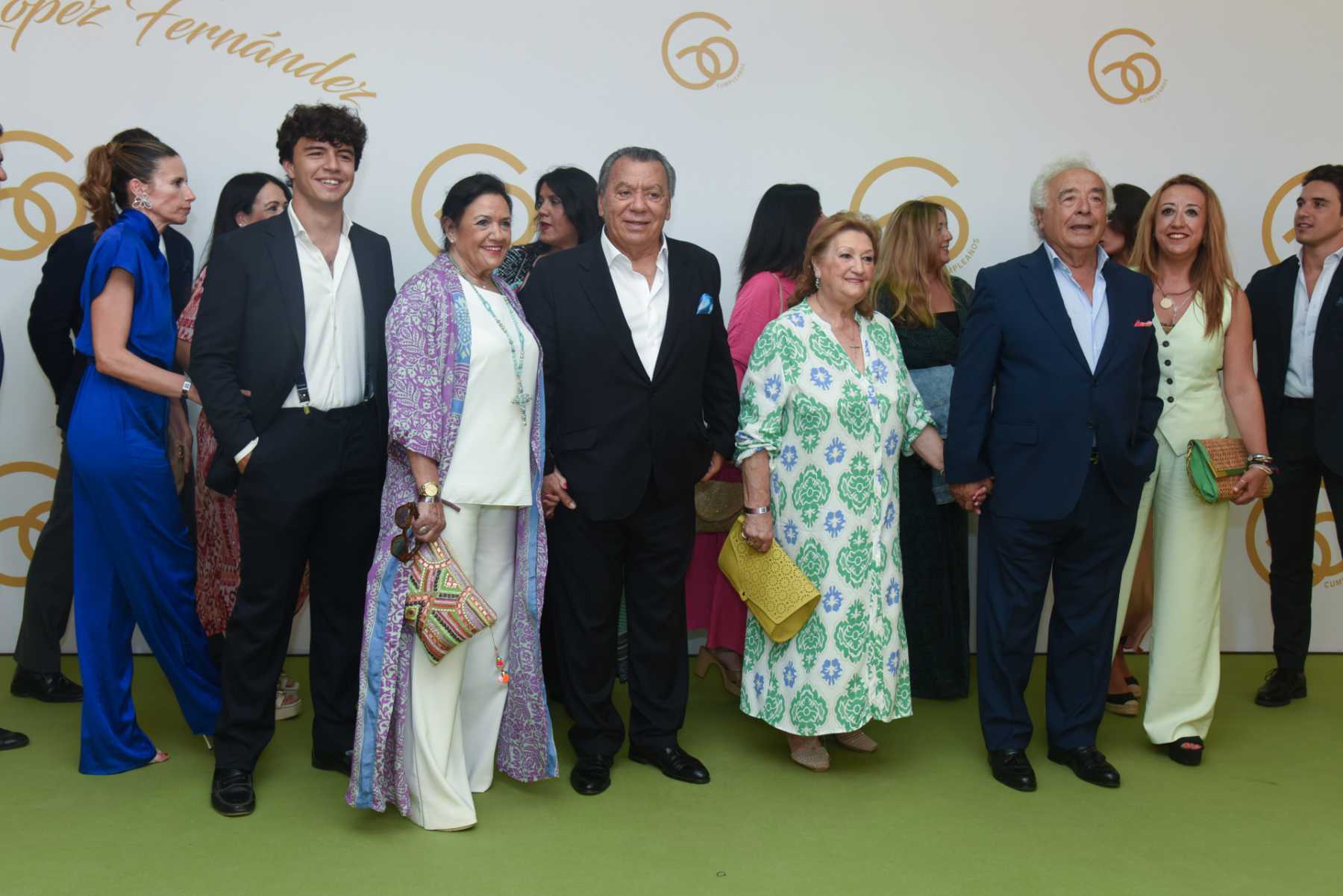 Varios de los invitados a la fiesta de cumplea&ntilde;os de 'El Turronero' / Gtres