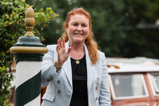 Sarah Ferguson saludando / Gtres