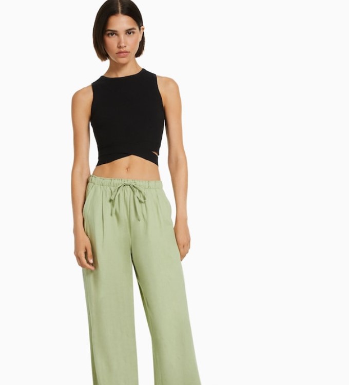 El pantal&oacute;n de lino m&aacute;s fresco del mundo: la &uacute;ltima novedad en Bershka que se agota cada semana por menos 20 euros