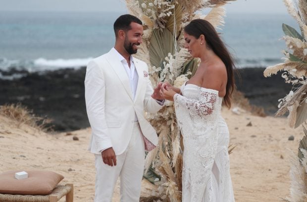 Omar S&aacute;nchez y Anabel Pantoja el d&iacute;a de su boda / Gtres