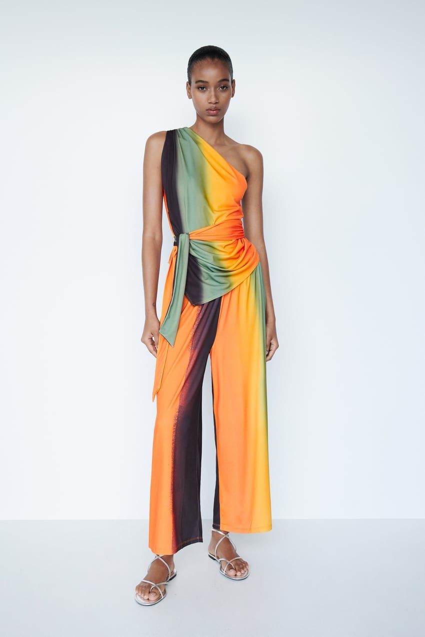 Zara saca la pieza 2x1 que lo est&aacute; petando: este top y culotte hel&eacute;nico es lo m&aacute;s vendido de las rebajas