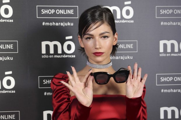 &Uacute;rsula Corber&oacute; mostrando su colecci&oacute;n de gafas