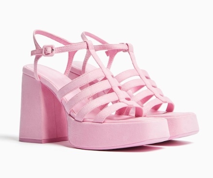 Sandalias de las rebajas de verano de Bershka