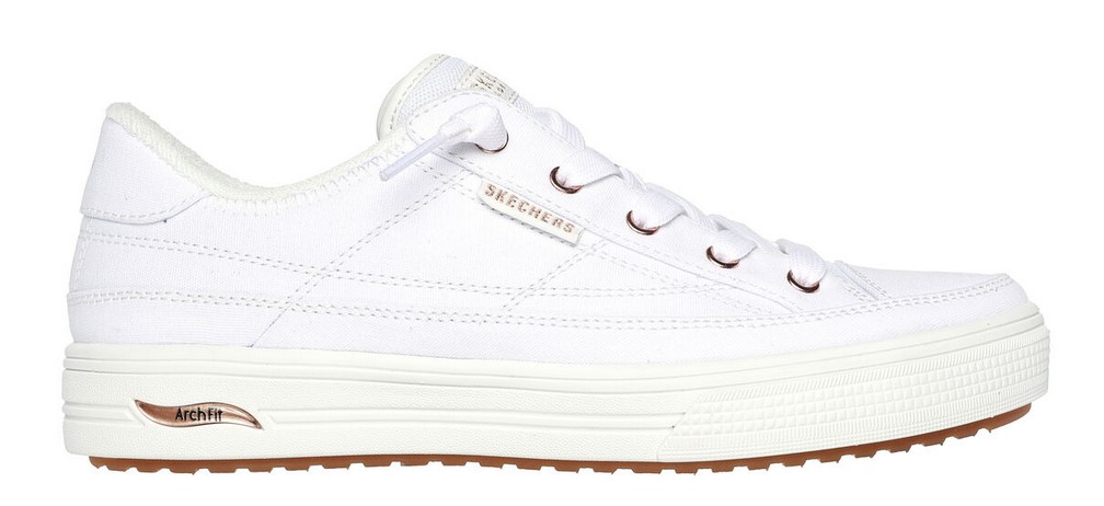 Nunca unas deportivas blancas nos hab&iacute;an gustado tanto: son de Skechers y las queremos