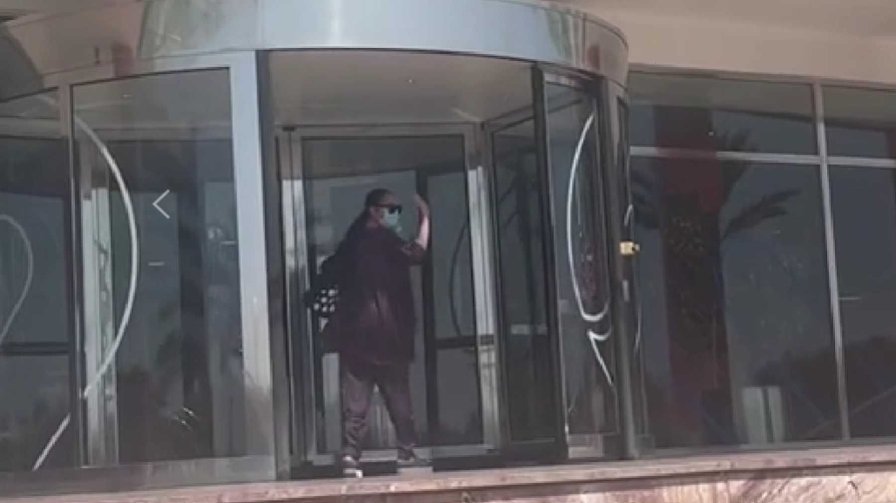 Isabel Pantoja a su llegada el Hospital Virgen del Roc&iacute;o de Sevilla / Gtres