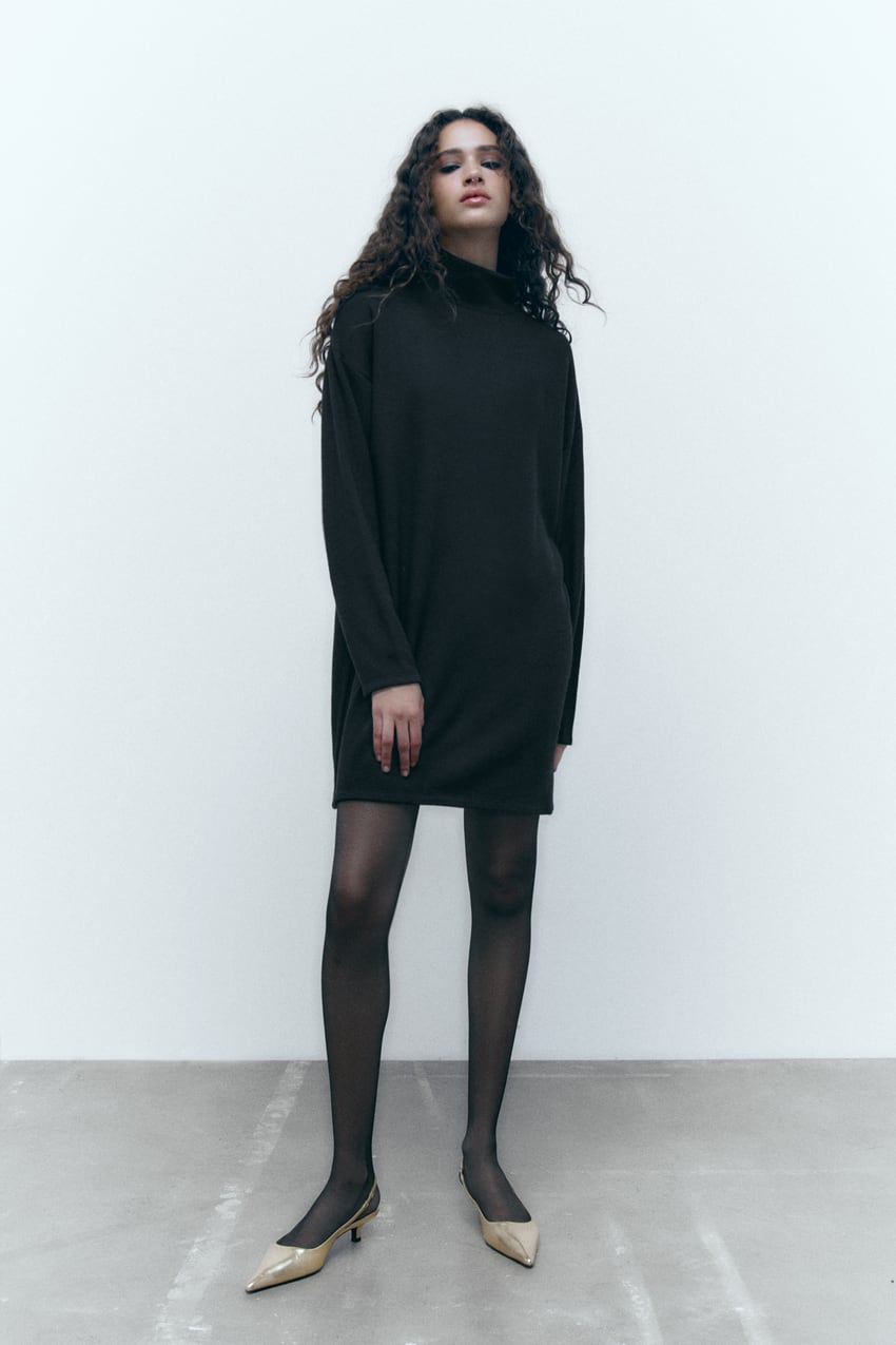 El vestido corto de Zara que se est&aacute; agostando por su incre&iacute;ble descuento. Cuesta s&oacute;lo 6 euros y es perfecto para cualquier evento
