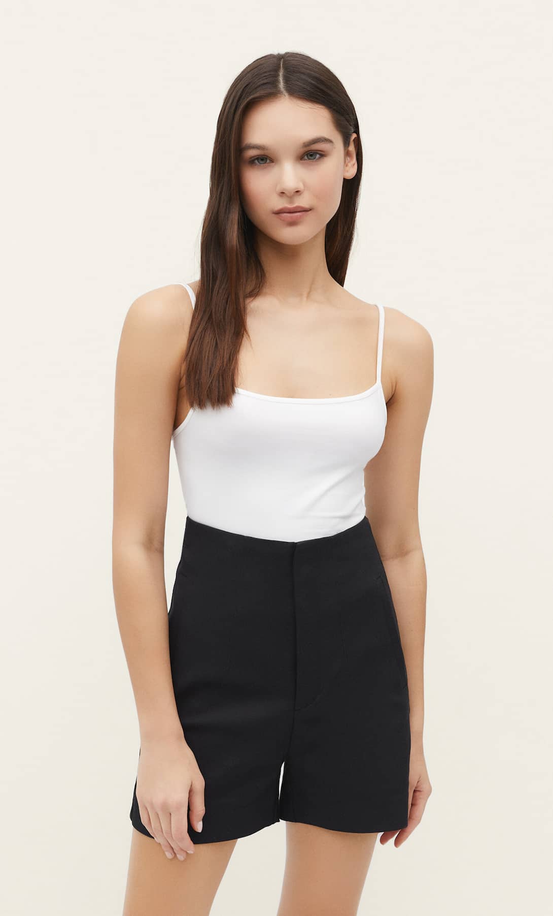 Hacen efecto vientre plano y son de vestir. Las bermudas de Stradivarius que tienes que fichar