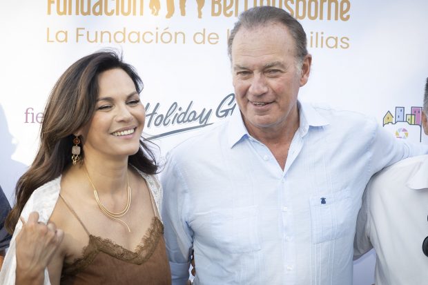 Fabiola Mart&iacute;nez y Bert&iacute;n Osborne en un photocall / Gtres