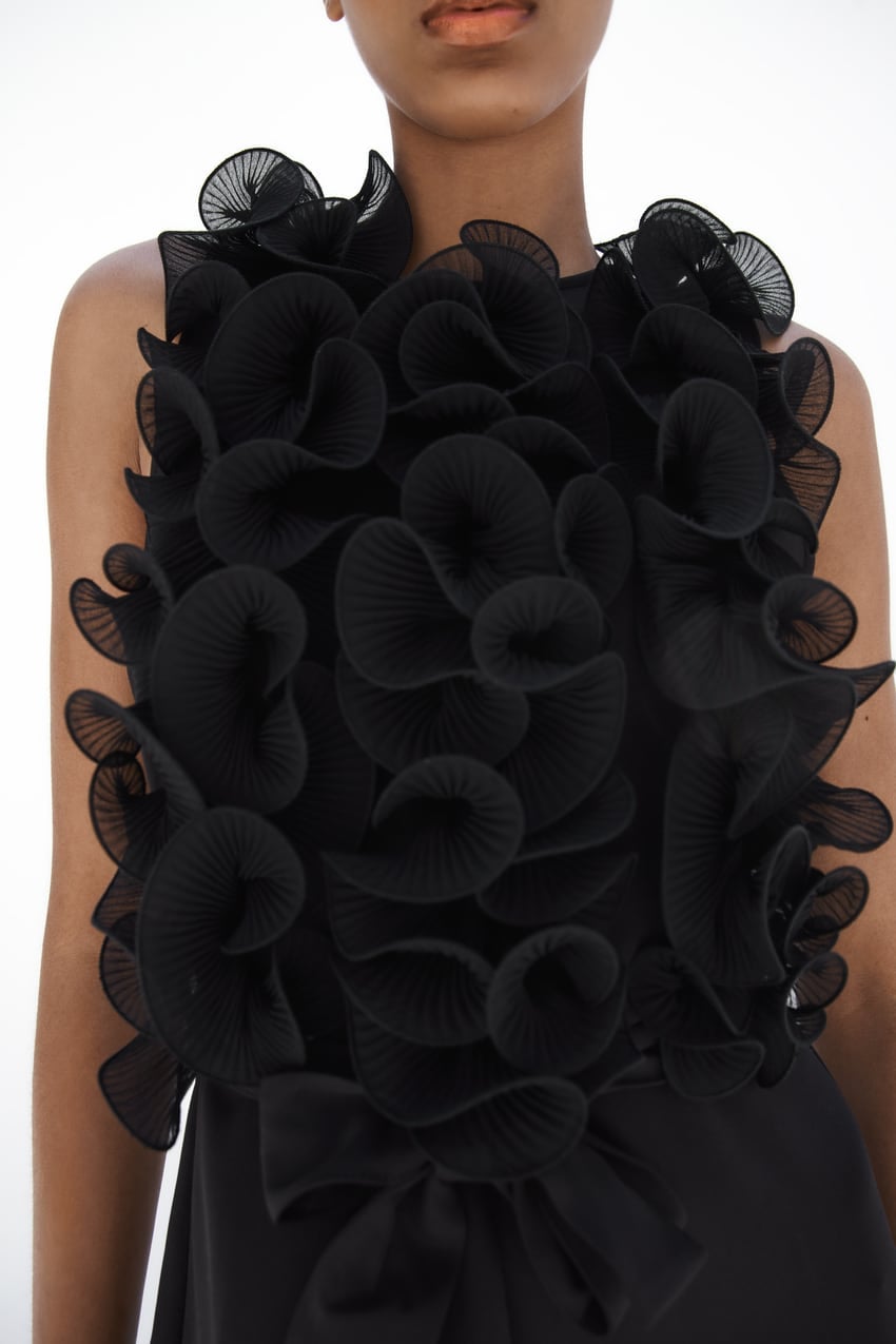 El mono de volantes de Zara que es tendencia y est&aacute; arrasando en las tiendas