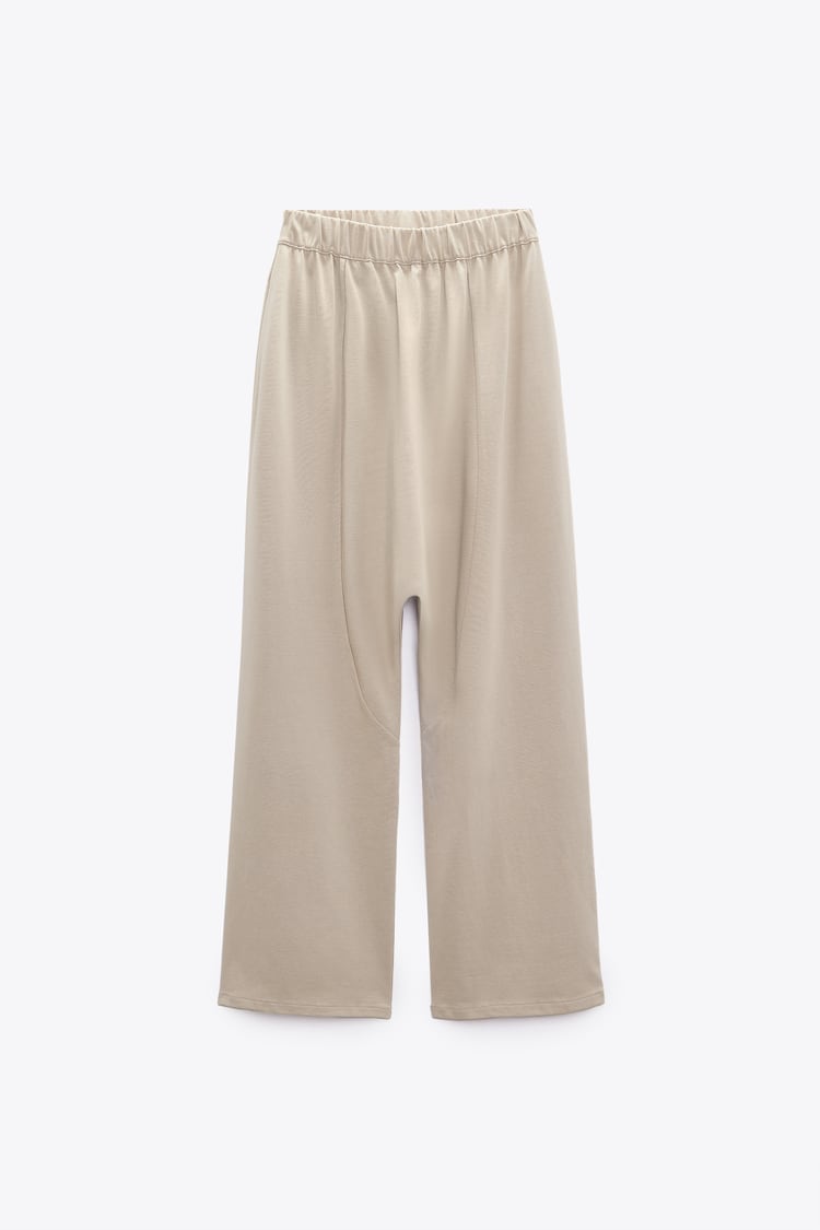 El pantalón con más flow de Zara por sólo 5 euros: es ideal para ir a la playa