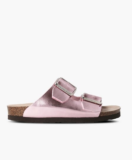Marta F. Rub&iacute;es apuesta por la moda accesible con estas sandalias &lsquo;made in Spain&rsquo; y se olvida de las ic&oacute;nicas Birkenstock