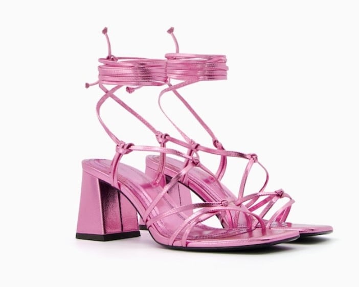 Las sandalias de tac&oacute;n ancho que Margot Robbie hubiera elegido para rodar Barbie
