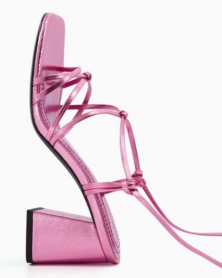 Las sandalias de tac&oacute;n ancho que Margot Robbie hubiera elegido para rodar Barbie