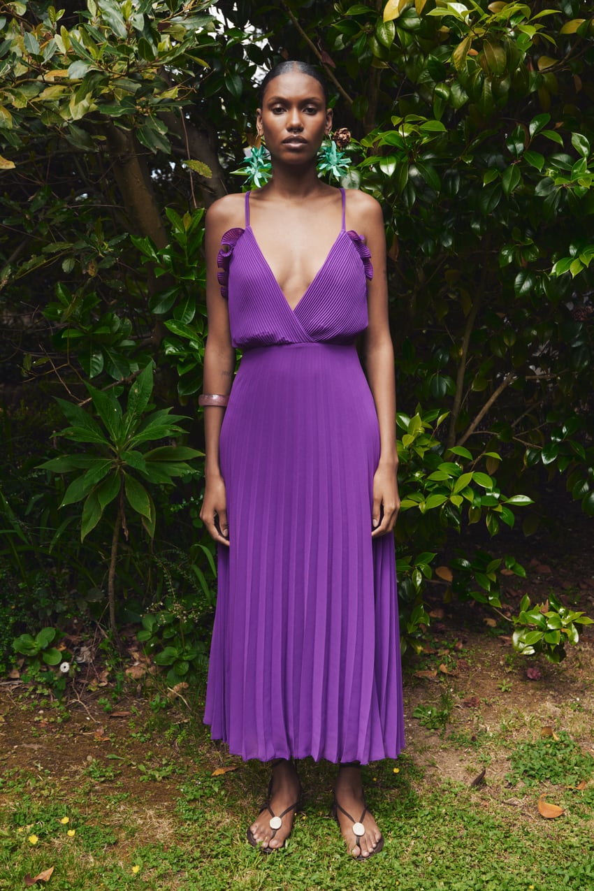 5 vestidos midi de Zara, Mango y Stradivarius que tienes que fichar ya