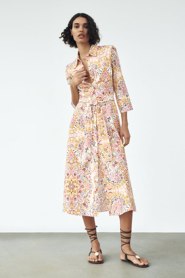 Vuelve a Zara el vestido que conquist&oacute; a las expertas en moda y tiene una rebaja nunca vista