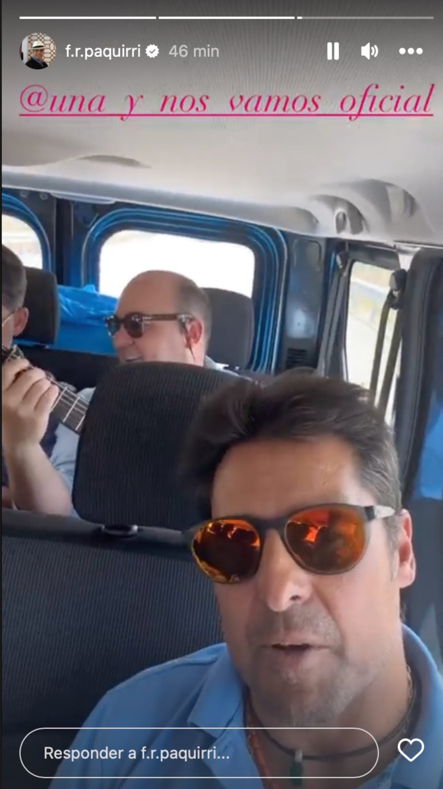 Francisco Rivera de viaje con su grupo musical 'Una y nos vamos'/ Instagram