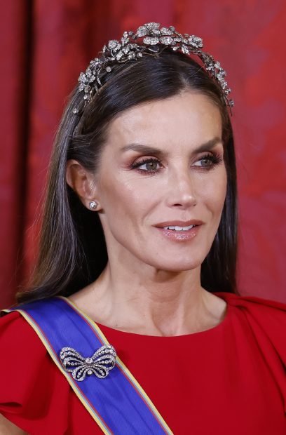 Letizia luciendo tiara en una recepci&oacute;n en el Palacio Real / Gtres