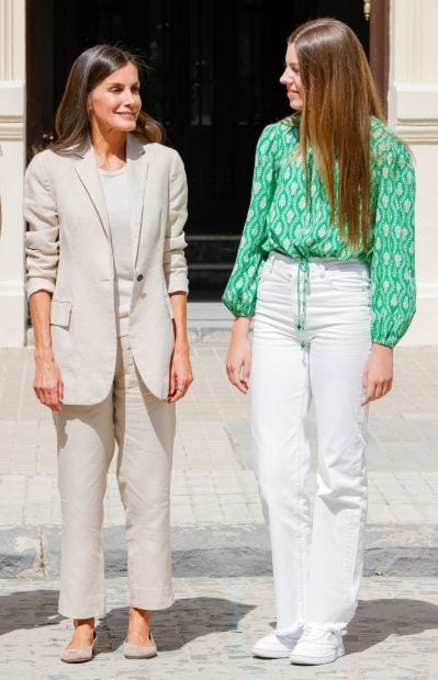 La Reina Letizia y la Infanta Sof&iacute;a en la Academia Militar de Zaragoza/ Gtres
